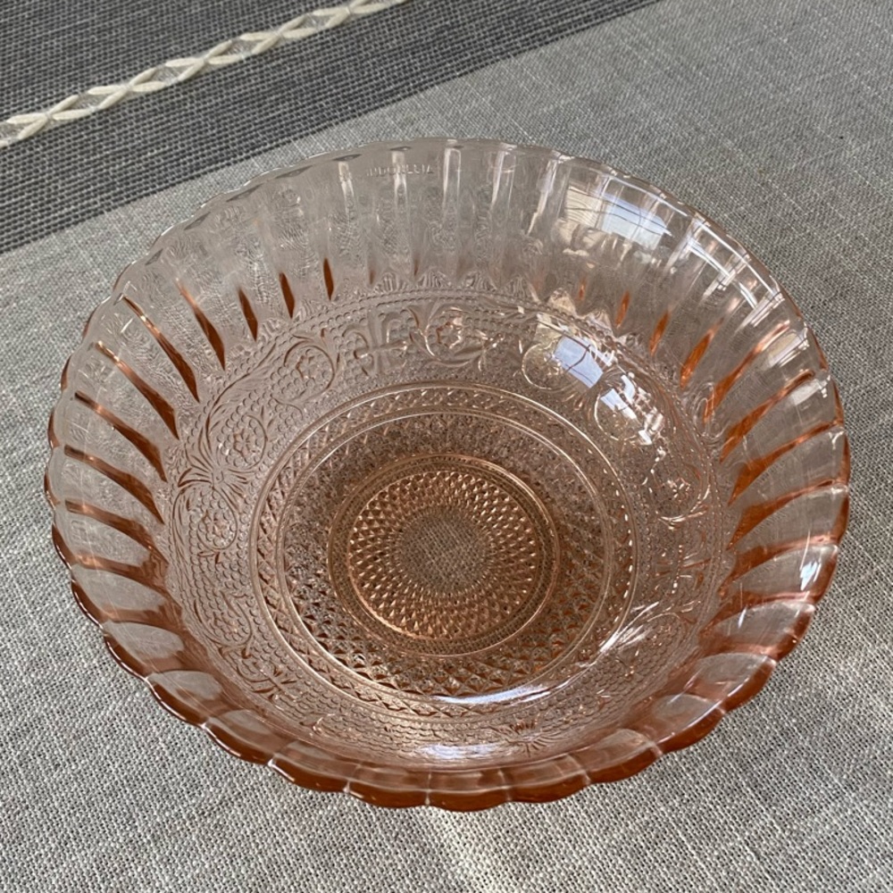 Set of 5 Vintage Pink Depression Glass Bowls, KIG Indonesia